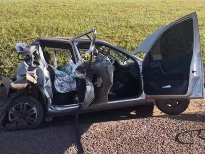 Motorista foge após bater na traseira de outro veículo na Castello Branco; duas pessoas morreram