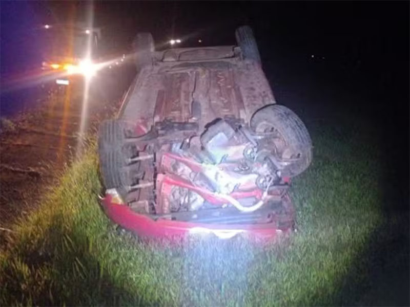 Motorista morre após capotar carro em rodovia do interior de SP