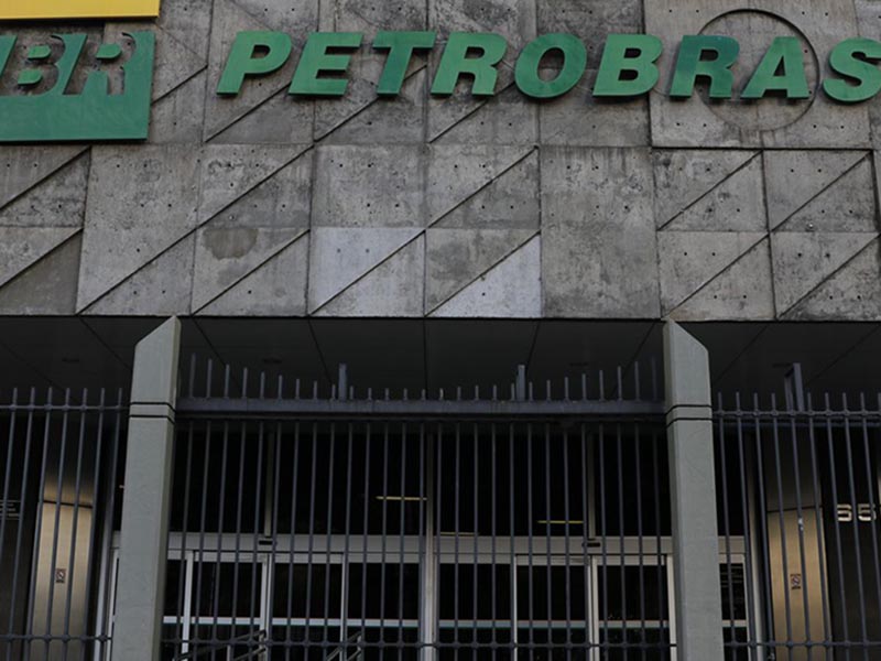 Petrobras tem lucro líquido de US$ 8,8 bilhões no 3º trimestre