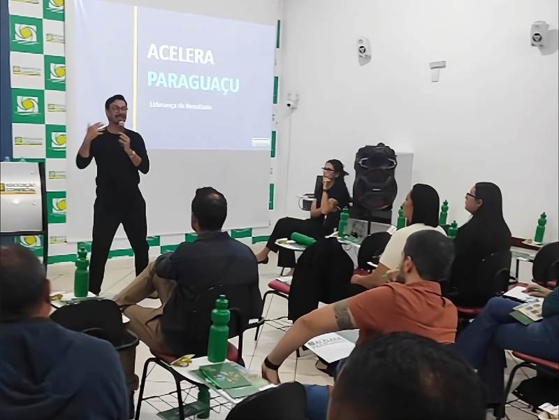 Projeto Acelera Paraguaçu tem sua primeira aula na Associação Comercial
