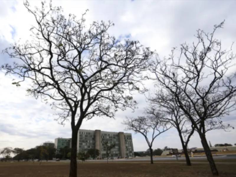 Grande parte do país tem temperaturas elevadas nesta terça-feira