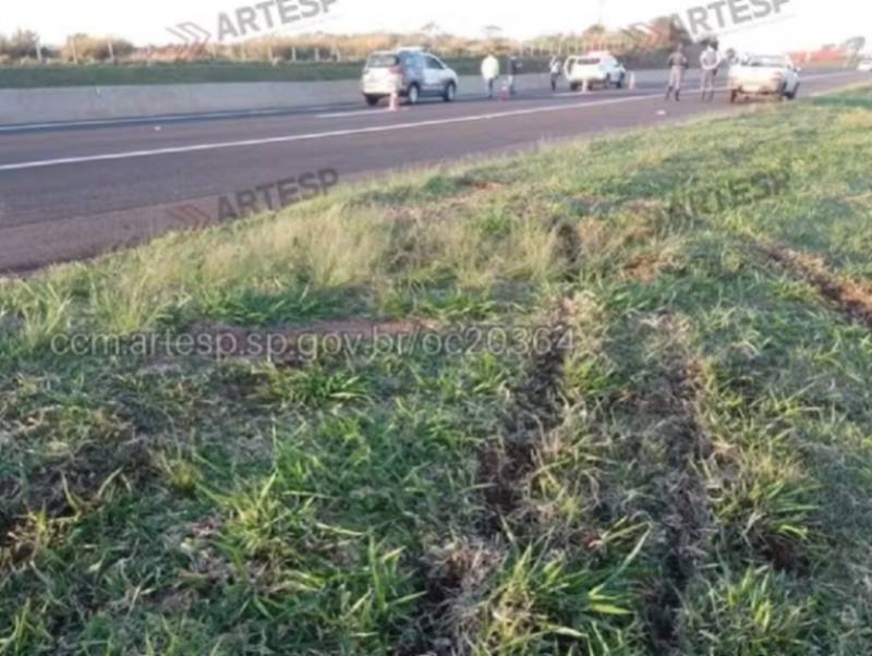 Homem rouba carro de concessionária de rodovia, atropela funcionário e é preso em Santa Cruz do Rio