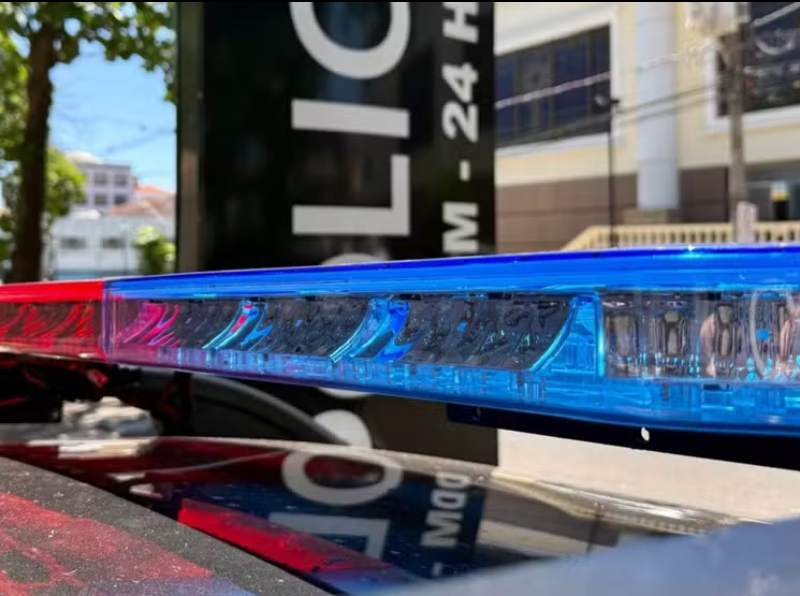 Casal é preso suspeito de ameaçar e agredir idoso com barra de ferro em Arealva; filho foi detido