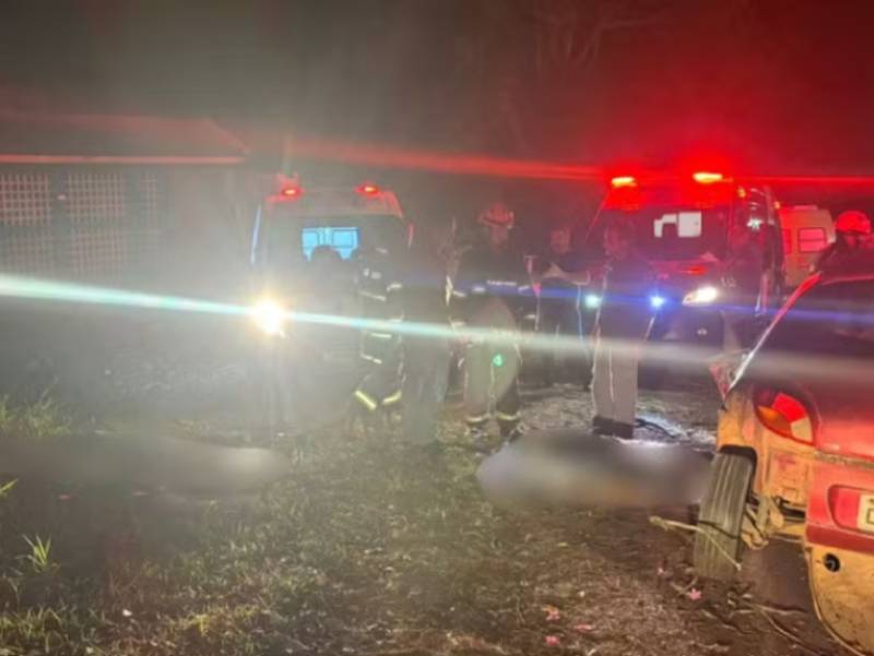 Casal morre após bater carro contra árvore em estrada vicinal em Vera Cruz