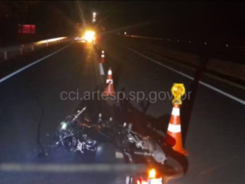 Motociclista morre após perder o controle da moto e cair na rodovia em Echaporã