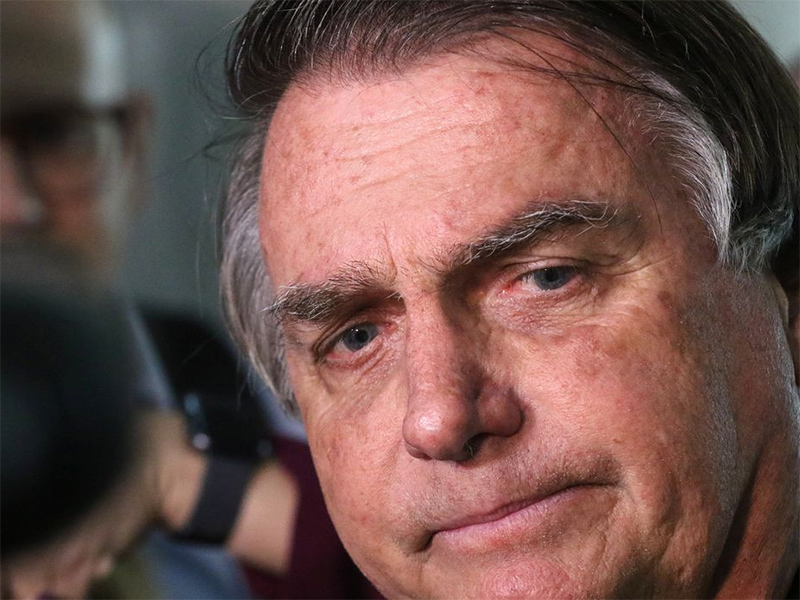 Bolsonaro é levado a SP para tratar erisipela e obstrução intestinal