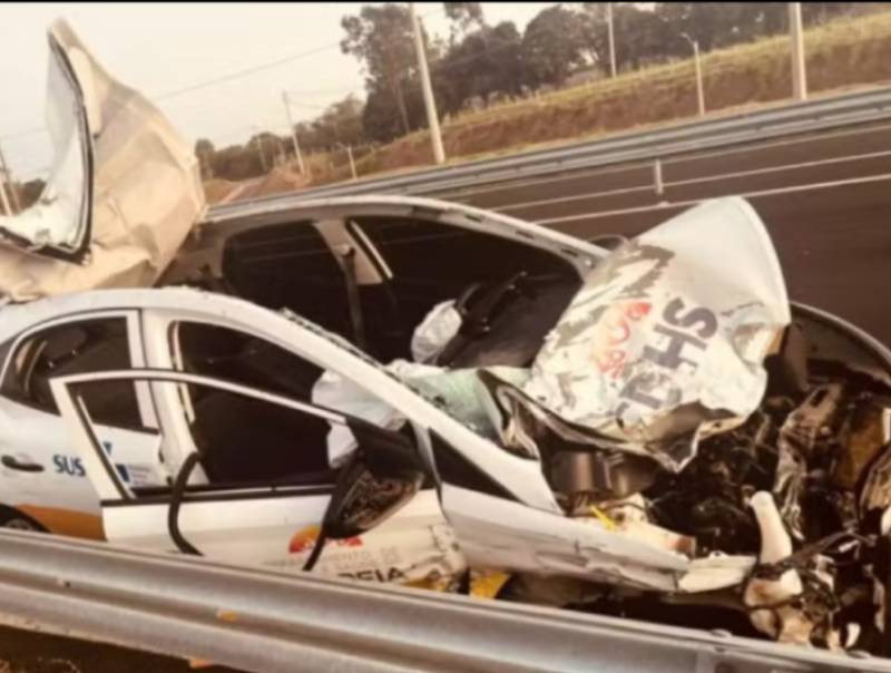 Motorista fica gravemente ferido após atropelar cavalo em rodovia de Marília