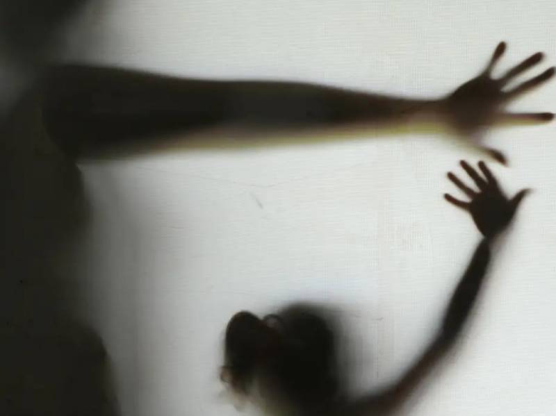 Violência sexual atinge 64 meninas por dia no país