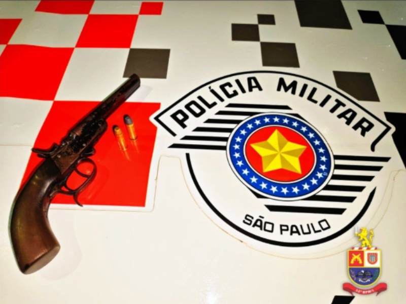 Polícia Militar prende homem por porte ilegal de arma em Campos Novos Paulista