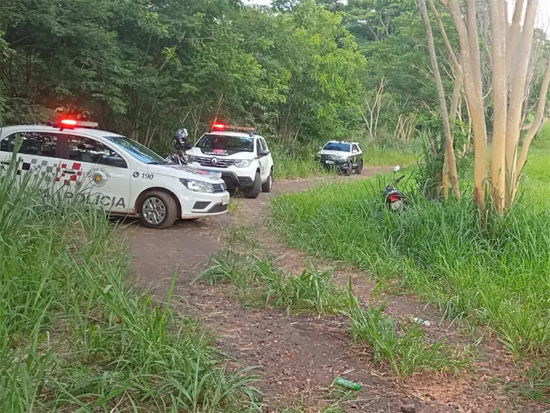 Mulher vestida de noiva é encontrada morta às margens de rodovia no interior de SP