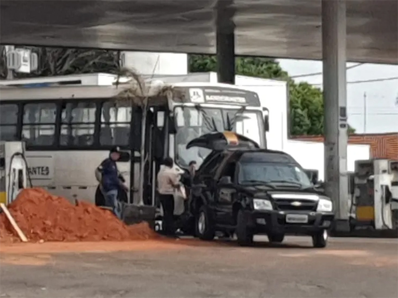 Homem é encontrado morto dentro de ônibus alugado, em Regente Feijó