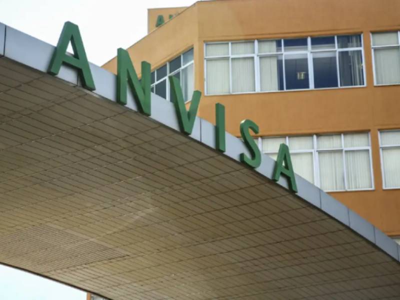 Anvisa suspende venda de glicose e importação de radiofármacos