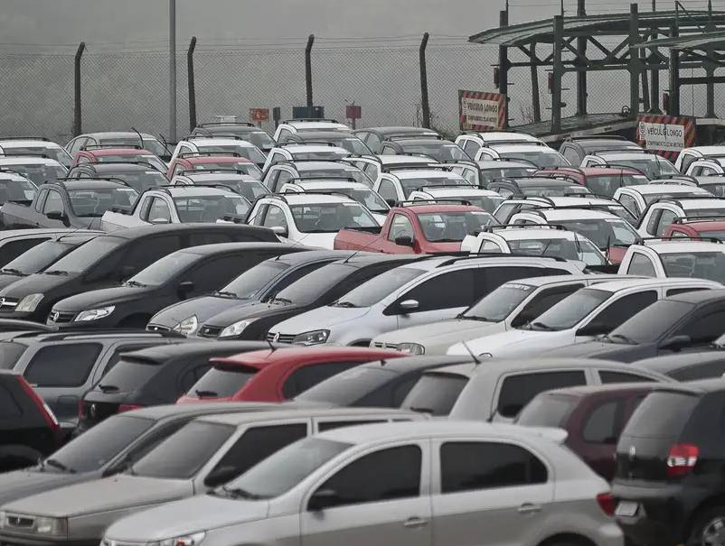 Venda de veículos novos no país sobe 15% até maio