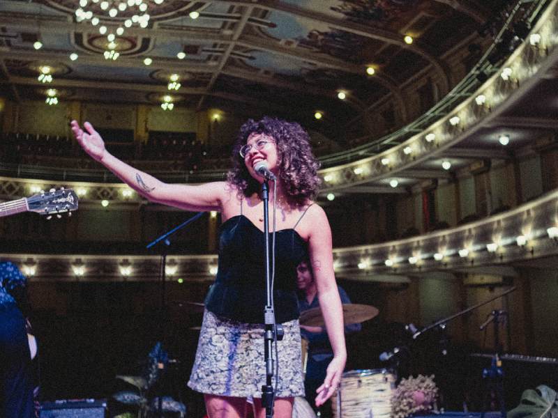 Artista de Paraguaçu leva show com pesquisa em música ao palco principal da Rio Innovation Week