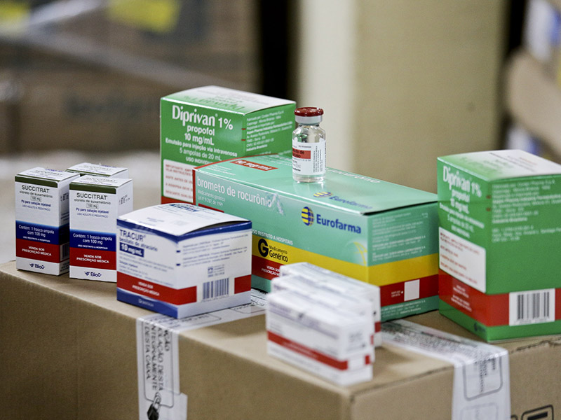 Estados receberão 864 mil unidades de medicamentos de intubação