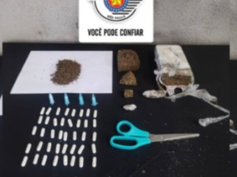 Três indivíduos são detidos por envolvimento com o tráfico de drogas em Tarumã