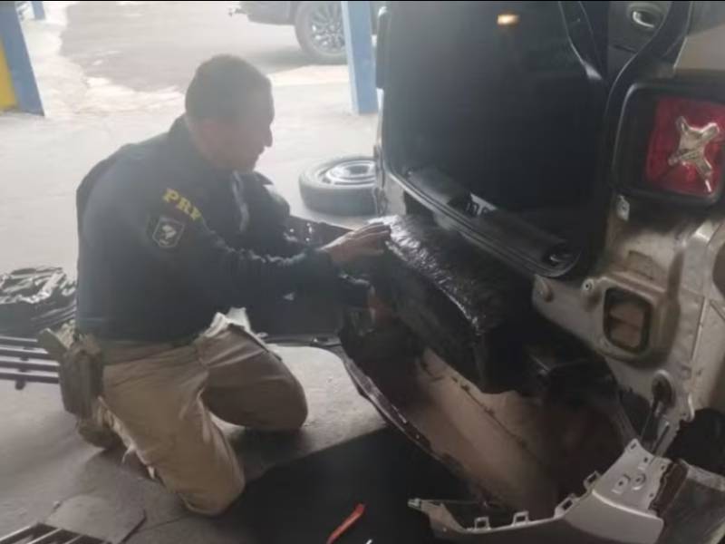 Mulher é presa transportando 20 kg de pasta base de cocaína no interior de SP