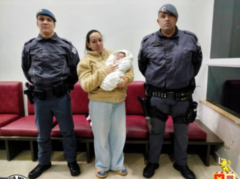 Policiais salvam vida de recém-nascida que engasgou com leite em Assis