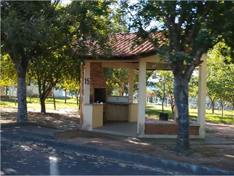 Vereador critica instalação de lâmpadas no Balneário; local fecha antes de anoitecer