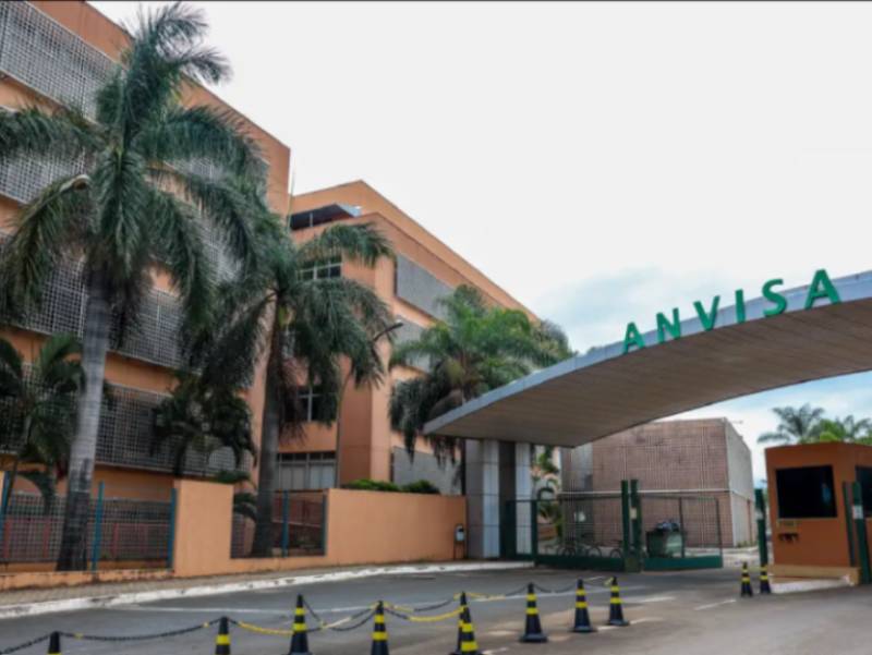 Anvisa manda recolher decoração de alimentos com plástico e glitter