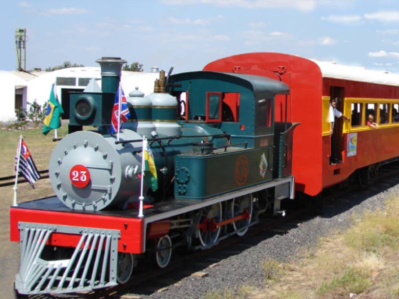 Trem Fantasma? Prefeitura garantiu que Maria Fumaça voltaria a funcionar, mas ela segue parada
