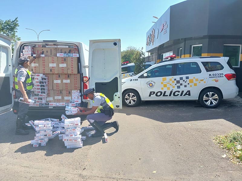 Motorista é detido com mais de 37 mil maços de cigarros a caminho de Marília