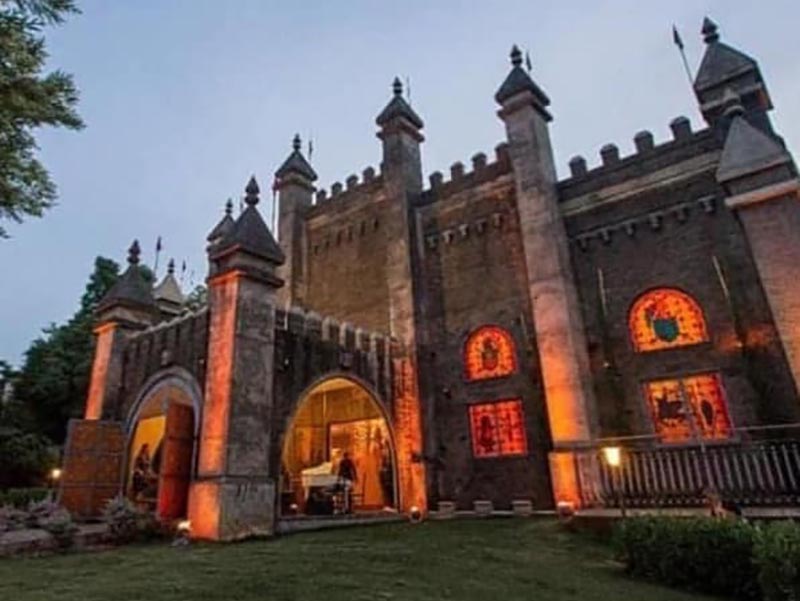 Agência de Turismo Linda Tour leva você para o Castelo dos Vinhais, em Vinhedo/SP