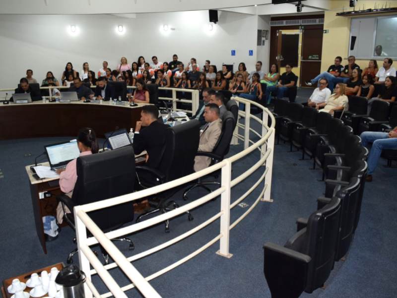 Vereadores aprovam 20 requerimentos com questionamentos ao Prefeito Antian