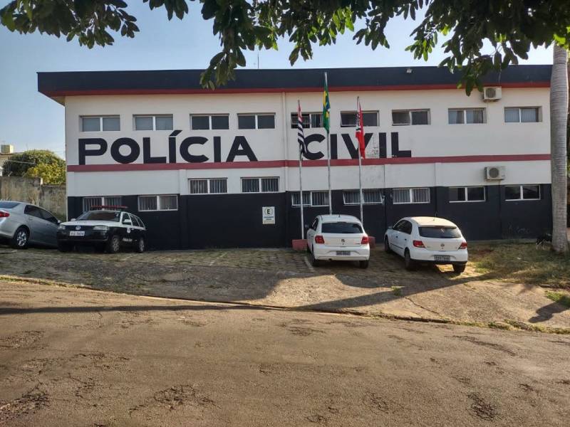 Cadela é resgatada em situação de maus-tratos em Narandiba