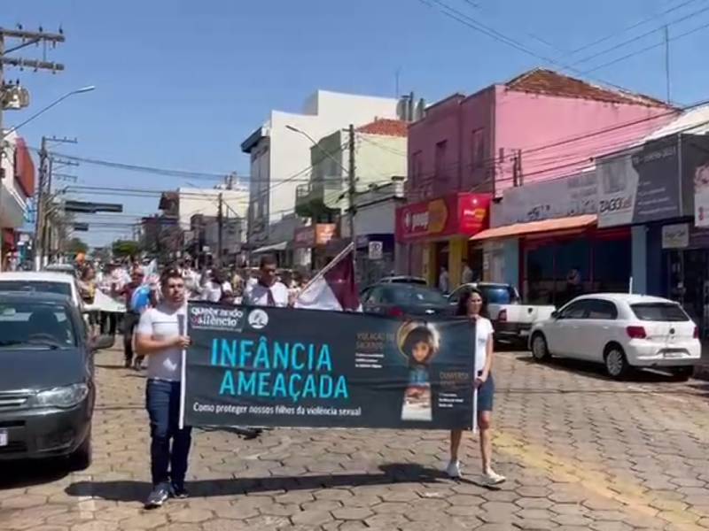 Campanha Quebrando o Silêncio promove passeata contra a violência em Paraguaçu Paulista