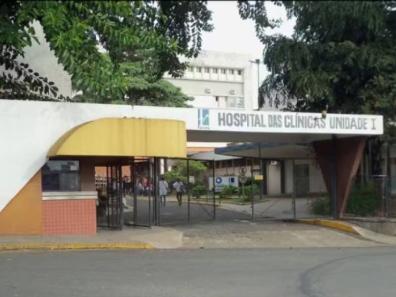 Mulher é esfaqueada pelo ex-companheiro na frente da filha em Marília