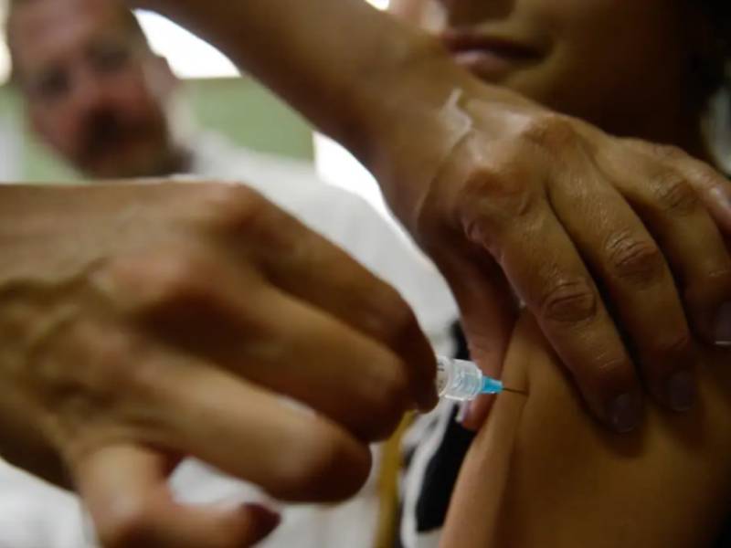 Consultas por lesões pré-cancerígenas caem após vacina contra HPV