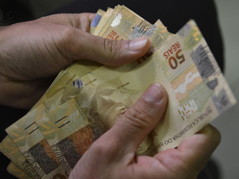 Salário mínimo de R$ 1.320 será negociado com centrais sindicais