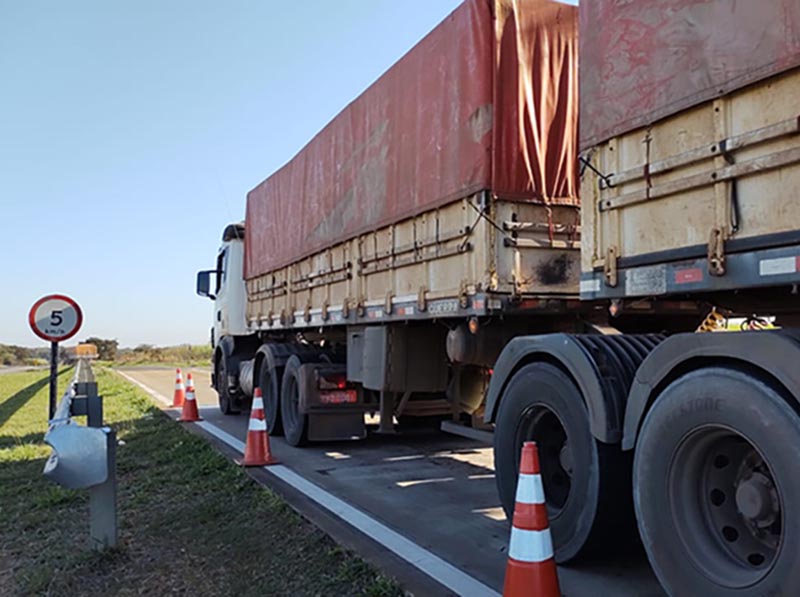 Operação Balança segue na SP 284, entre Assis e Paraguaçu