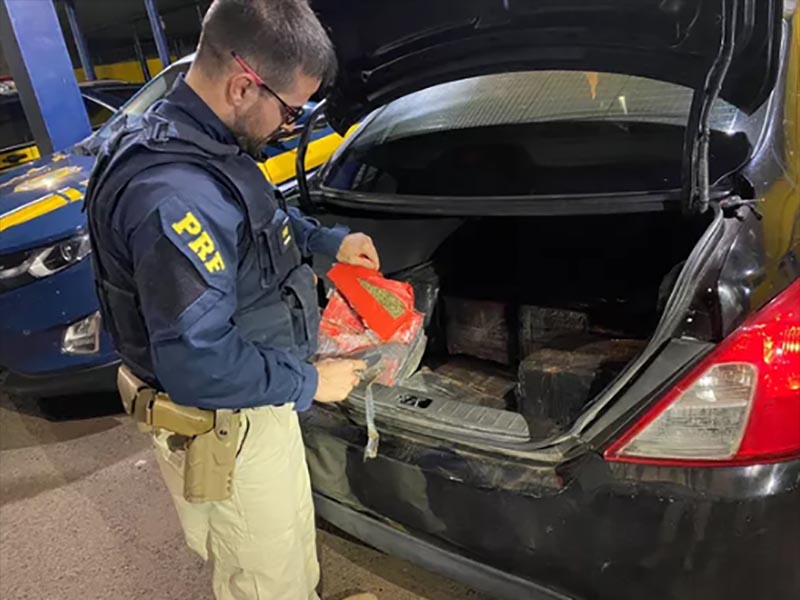 Dupla é presa transportando 178 quilos de maconha na rodovia Transbrasiliana em Ourinhos