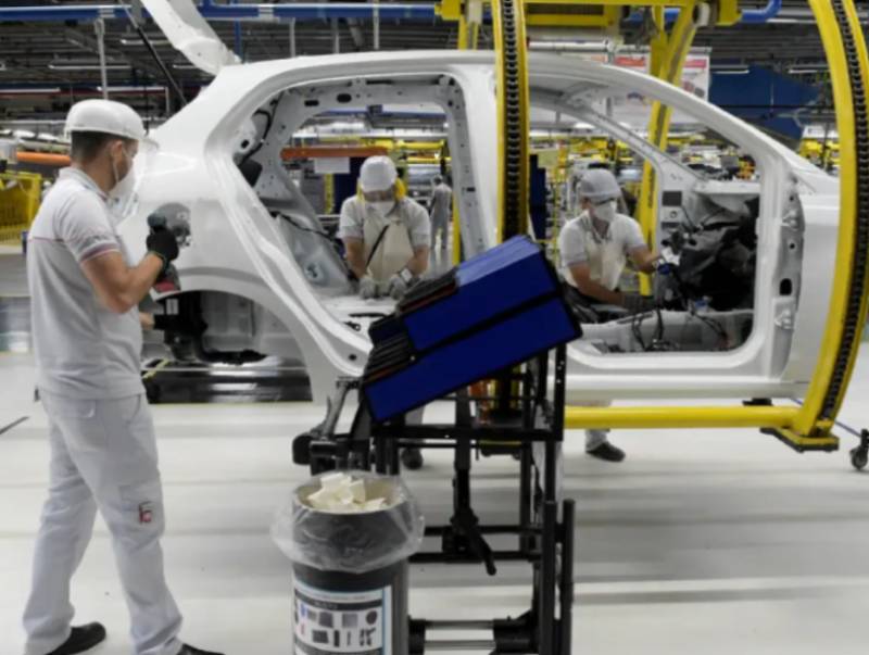 Juros altos travam crédito para 80% das indústrias, revela pesquisa