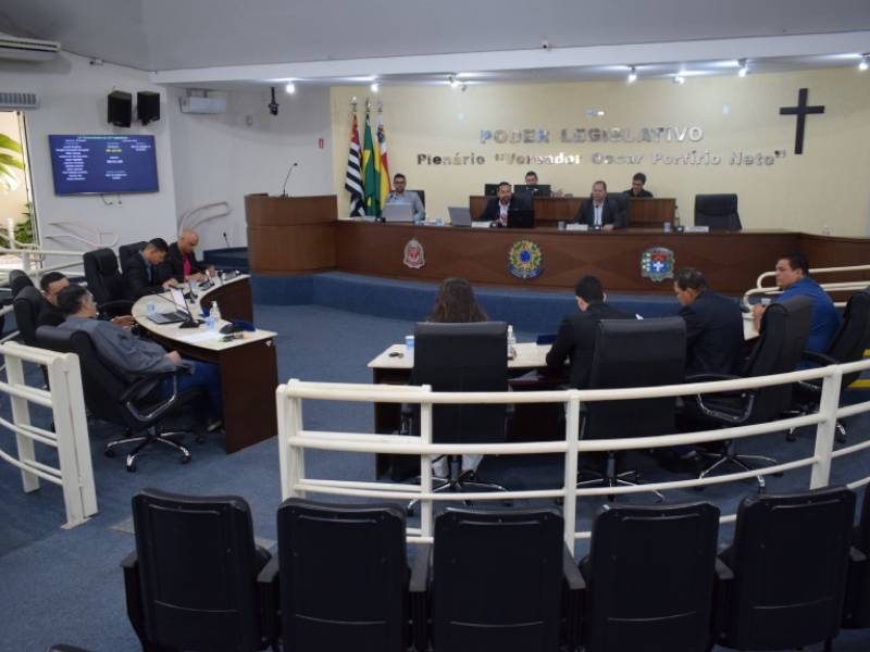 Durante Sessão Extraordinária, Câmara aprova projetos e rejeita veto do Prefeito