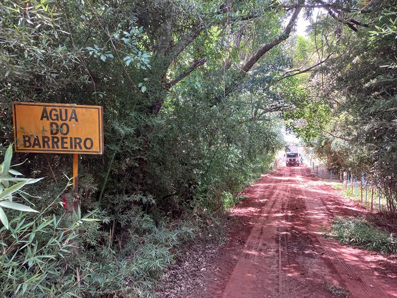 Departamento de Obras promove melhorias na estrada da Água do Barreiro