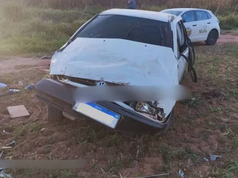 Mulher morre ao capotar carro durante tentativa de ultrapassagem em Lupércio