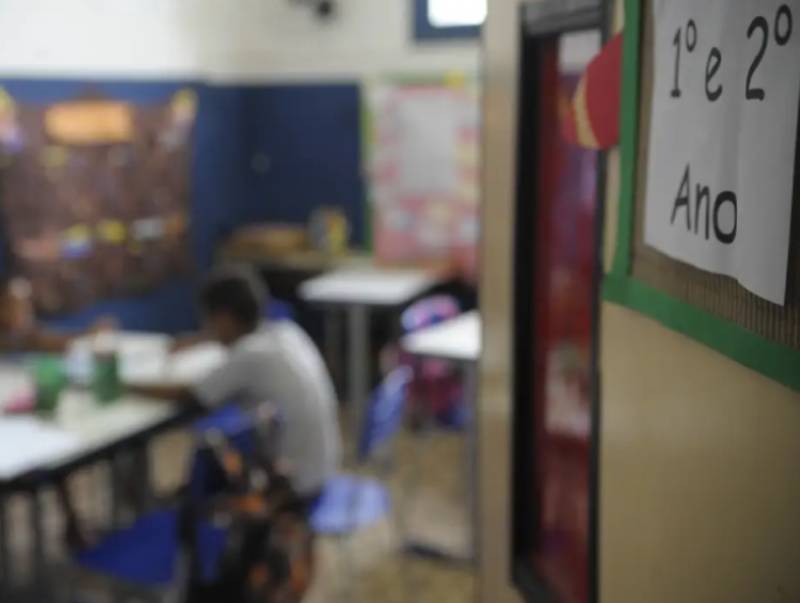 Educação deve ser direito e não herança de classe, diz especialista