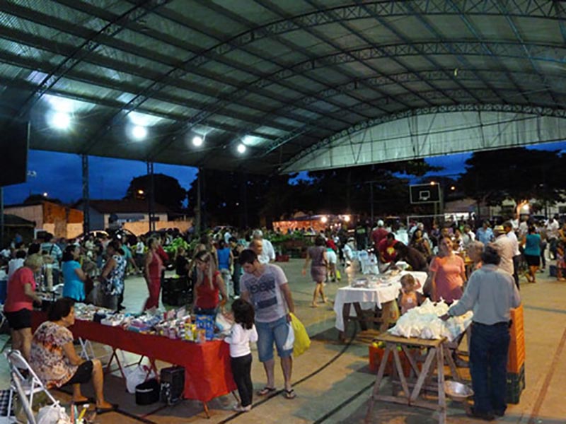 Hoje tem Feira da Lua na quadra da Gammon