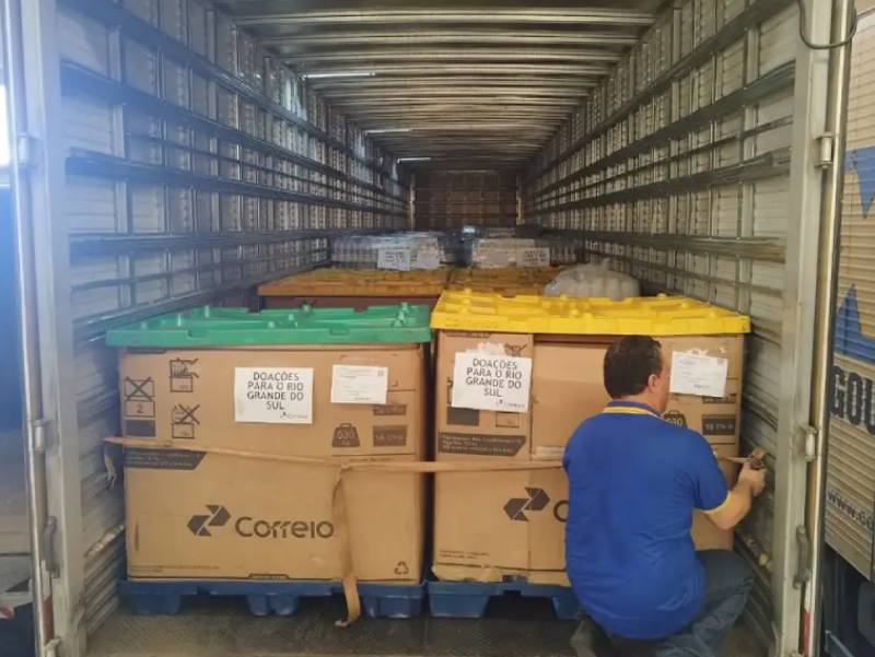 Correios arrecadam mais de 15 mil toneladas de donativos aos gaúchos