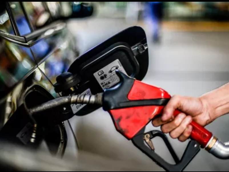 Petrobras reduz preço da gasolina em 5,2% a partir desta terça