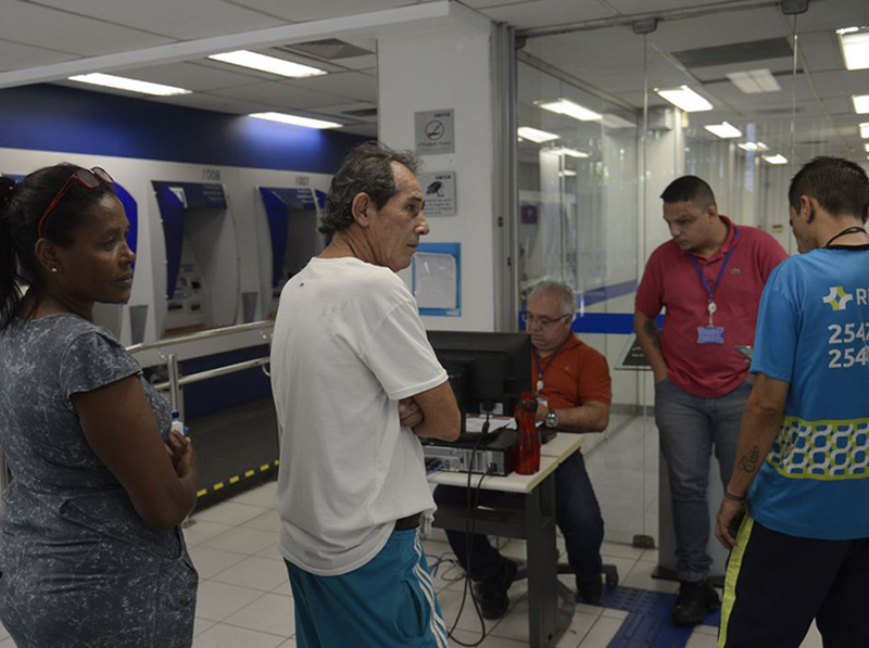 Nascidos em setembro podem sacar auxílio emergencial a partir de hoje