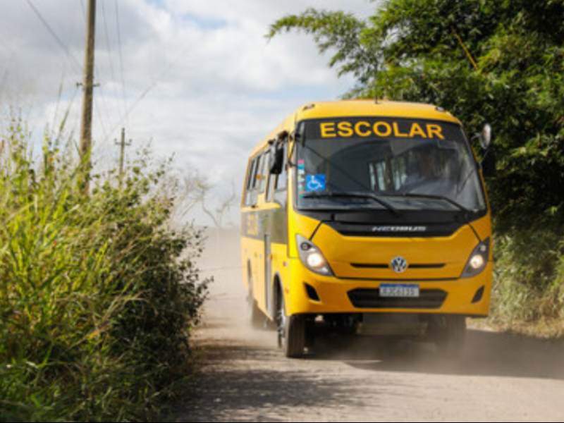 Moradores do bairro Cabiúna denunciam falta de transporte escolar há uma semana