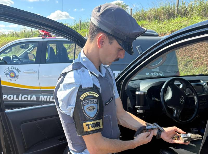 Homem é preso por porte ilegal de arma de fogo em rodovia de Santa Cruz do Rio Pardo
