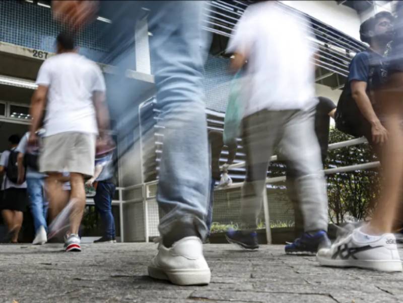 Prazo para pagar taxa de inscrição do Enem 2025 vai até sexta-feira