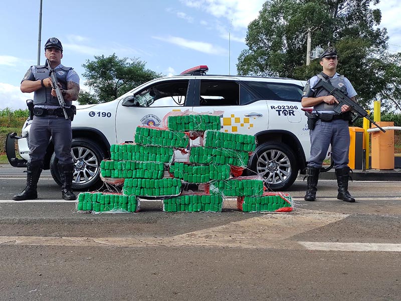 Polícia Rodoviária prende indivíduo com grande quantidade de drogas em Santa Cruz do Rio Pardo