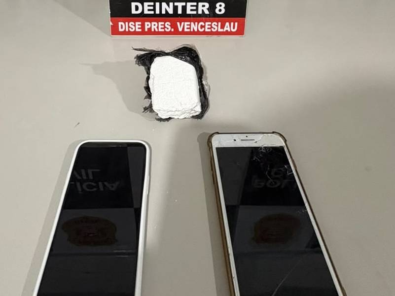 Dupla é presa suspeita de tráfico de drogas perto de escola em Presidente Epitácio
