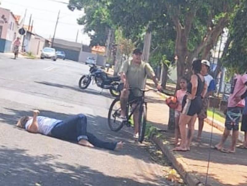 Motociclista sofre fratura após enroscar guidão da moto em fio caído na via pública em Paraguaçu